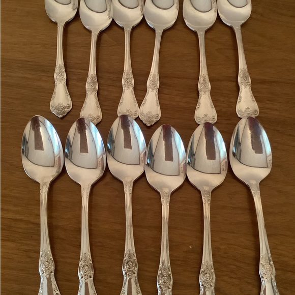 63-Pc Silver Plated Flatware - Picture 9 of 9